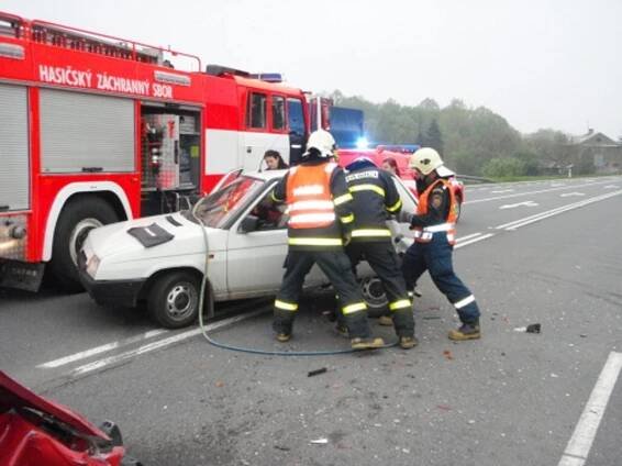 Dopravní nehoda v Hodoňovicích si vyžádala čtyři zraněné