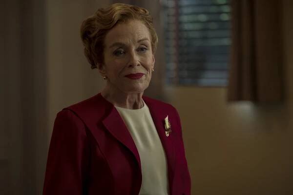 Hollywood - Hurá do Hollywoodu, 2. část - Z filmu - Holland Taylor