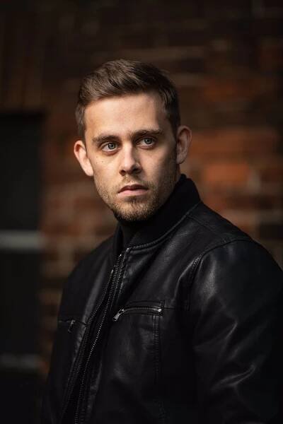 FOTO: Vincent Navrátil coby student kriminalistiky Alex Braun v seriálu Boží mlýny. – stránka 6