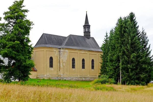 Soubor:Přebuz kostel srpen 2021.jpg – Wikipedie