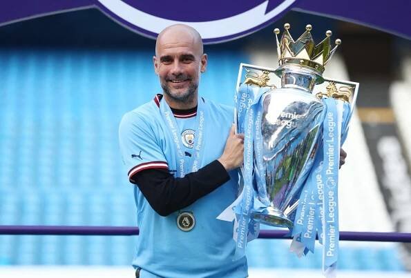 Manchester City slaví titul, ale trenér Guardiola chce víc. ‚Musíme vyhrát Ligu mistrů,‘ hlásí