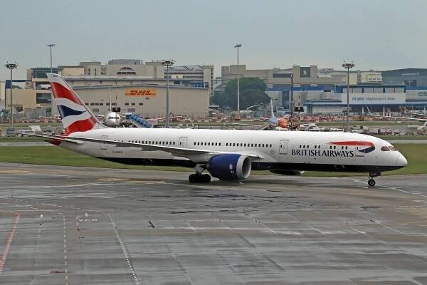 British Airways Airbus A320 Na Dráze Letiště · Základová fotografie zdarma