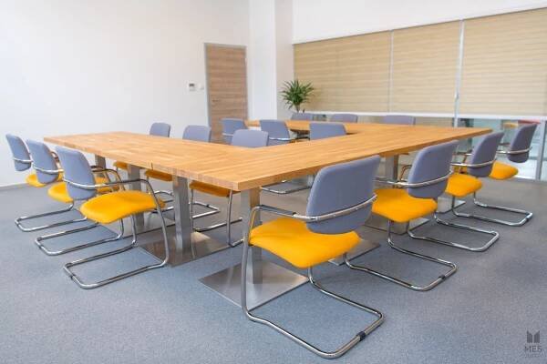 Návrh a realizace interiéru kanceláří Návrh a realizace kancelářských prostor | Moderní kancelářské interiéry | MesDesign
