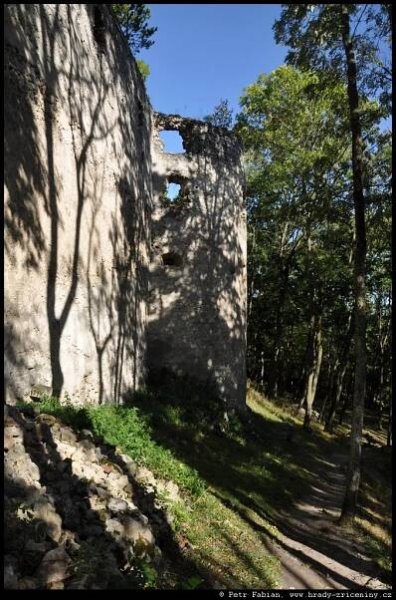 Hrad Dobrá Voda / hrady-zriceniny.cz