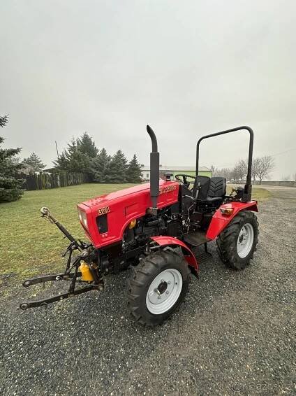 Traktor Belarus 321 - Praha - východ