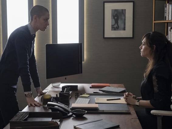 Miliardy - Vy ne, pane Dakeu - Z filmu - Asia Kate Dillon, Maggie Siff