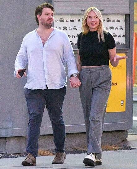 Taylor Swift's Brother Austin Walks Hand in Hand with Model Sydney Ness in New York City