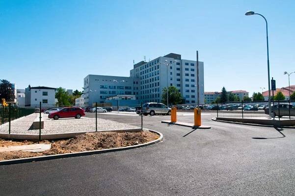 Nemocnice České Budějovice – zaměstnanecké parkoviště, komunikace