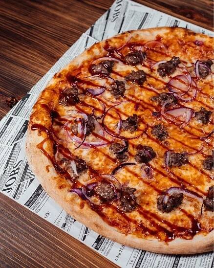 Jedna nebo dvě pizzy dle výběru z Pizza Bombastica: sýrová, šunková i pálivá s jalapeños