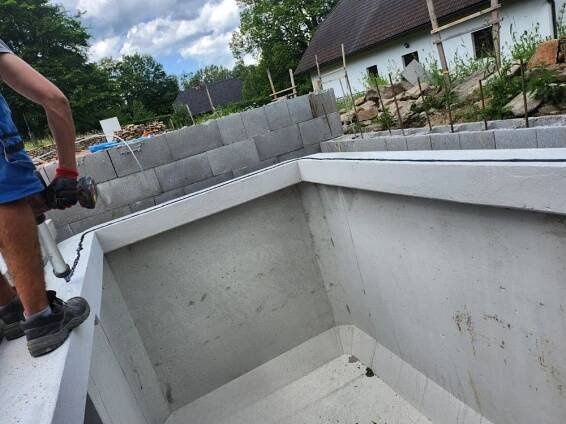 detailní reference, betonový prefabrikovaný sklep, nádrže typu ND, Kozí Hřbet, db betonové jímky