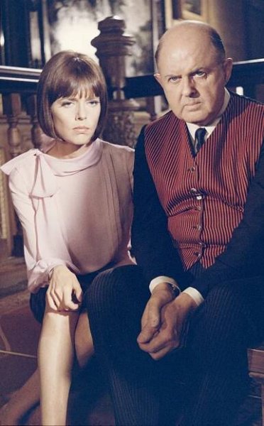 Barbara Feldon, John McGiver - Pan Fitzwilly - Z filmu