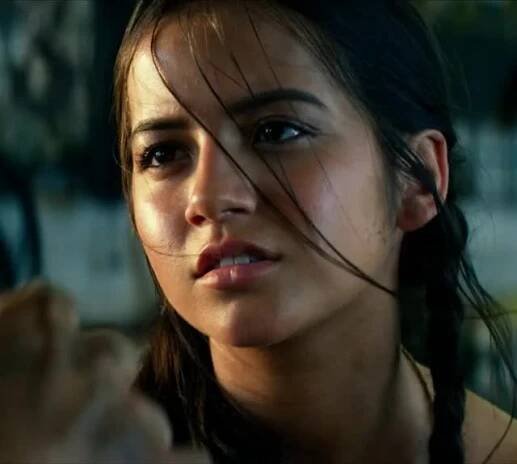 Izabelle (Universal Sparks) | Isabela moner transformers, Isabela moner, Isabela