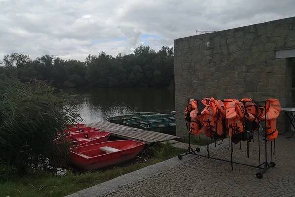 Půjčovna lodiček Dokořán foto 1