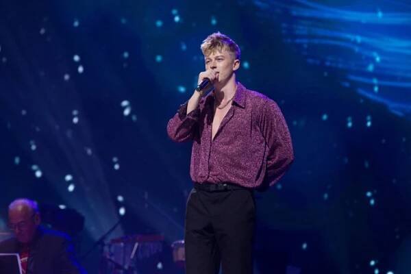 FOTO: Na koncertě Pocta Karlu Gottovi vystoupil i Adam Mišík. – stránka 128