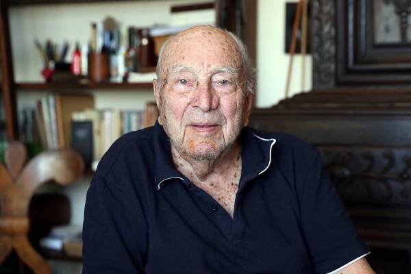 Smutné loučení se slavným astronomem Perkem (†101): Ve Strašnicích mu dali sbohem kolegové, Havel i Remek