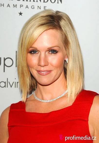 Jennie Garth - celebrity účes - HappyHair