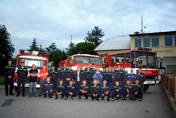 Hasiči - fotografie - Hasiči Chotoviny - Zařízení v obci - Obec Chotoviny