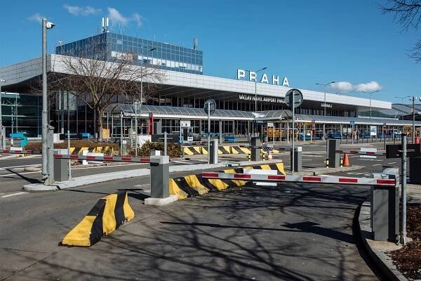Nelichotivé umístění pro Ruzyni. Žebříček ji řadí mezi nejhorší letiště