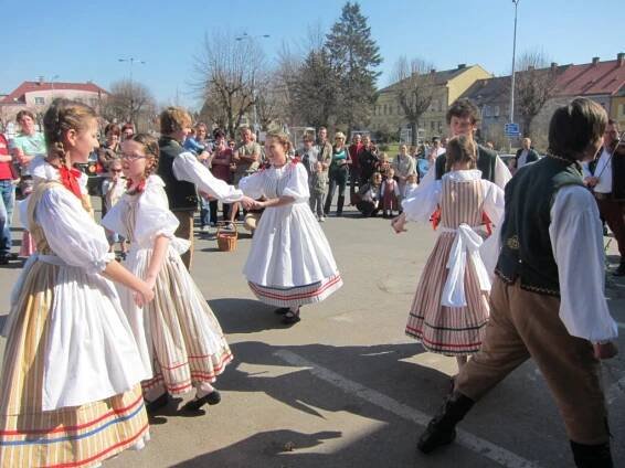 Vítali jaro, Mořenu vhodili do řeky Úpy