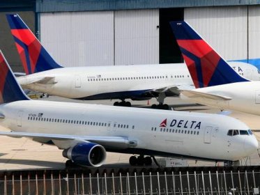 Man stole 42 million Delta frequent-flyer miles, prosecutors say