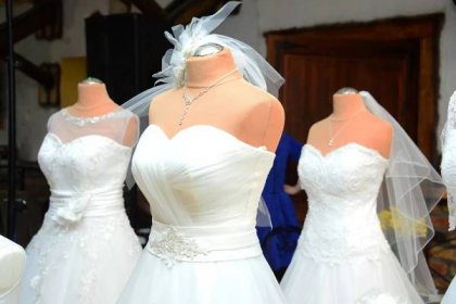 Výprodej svatebních šatů
