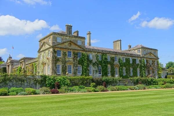 Soubor:Bowood House - Wiltshire, England - DSC00640.jpg – Wikipedie