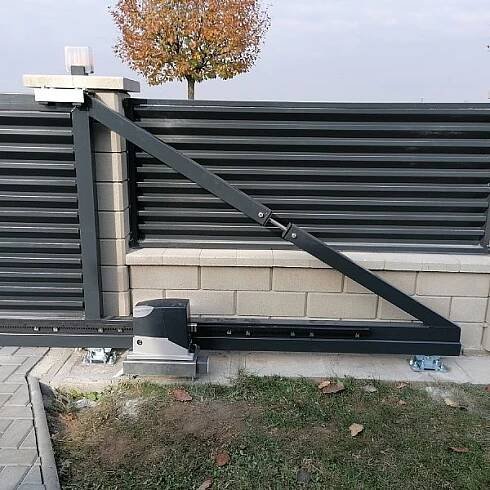 MARDES DESIGN | Posuvné brány, křídlové brány, branky a plotové dílce