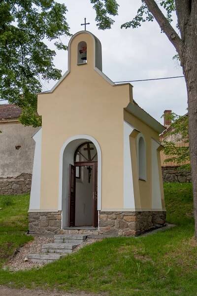 Soubor:Radošovice, kaple-2019 (3).jpg