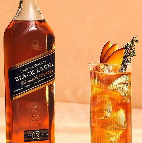 NOVÝM „HERO“ JOHNNIE WALKER SE OD ZÁŘÍ STÁVÁ HEREC A DRŽITEL OSCARA ADRIEN BRODY