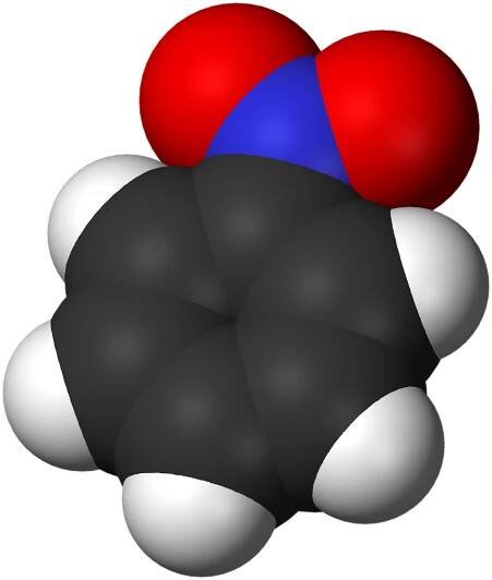 Soubor:Nitrobenzene-3D-vdW.png