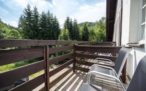 Letní dovolená s bohatou polopenzí formou bufetu za 1 150 Kč Harrachov, Nový Svět Hotýlek a Restaurace Na Mýtě • Firmy.cz