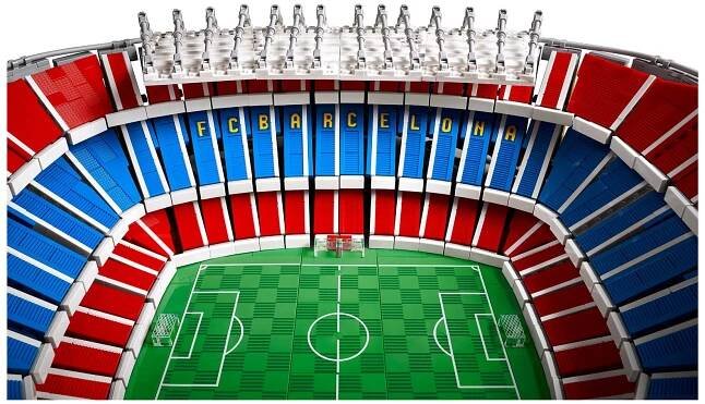 LEGO 10284 FC Barcelona Camp Nou: k dostání v obchodě