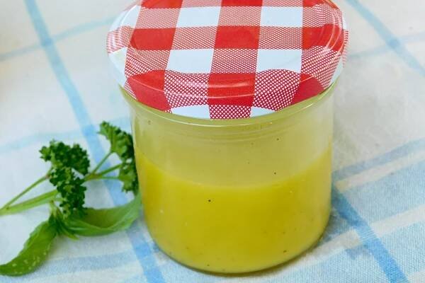 Jak připravit salátovou zálivku do zásoby | recept na vinaigrette | jaktak.cz