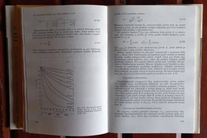 Kniha Zkoumání látek elektronovým paprskem V. Hulínský - 1982 - Učebnice