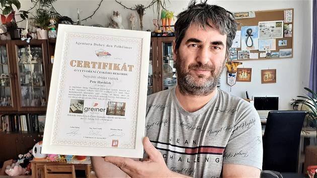Svěcený či Tříska. Sběratel vizitek z Litvínova se dostal do knihy rekordů
