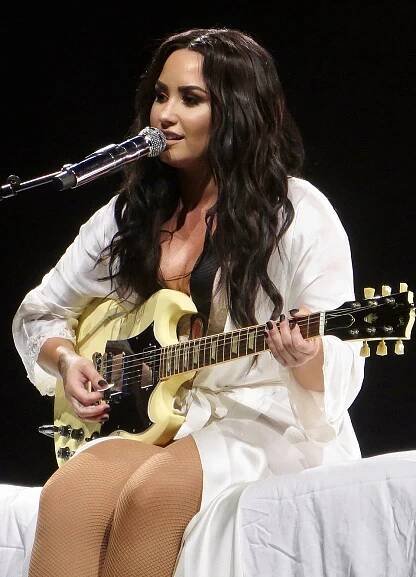 Soubor:Demi Lovato 3 (42749539272) (cropped).jpg