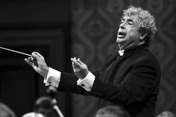 Semjon Byčkov: Není nic horšího než poslouchat hudbu, která se plouží pod kobercem | Magazín České filharmonie