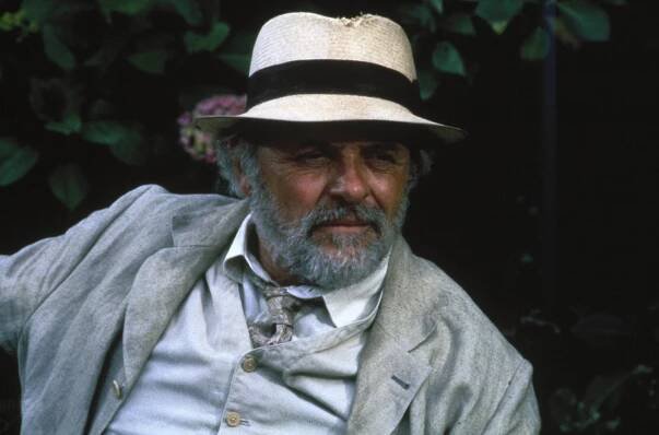 August - Z filmu - Anthony Hopkins