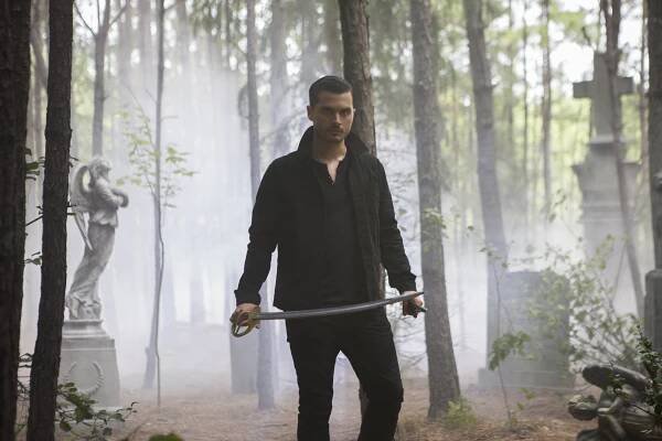 Upíří deníky - Mommie Dearest - Z filmu - Michael Malarkey