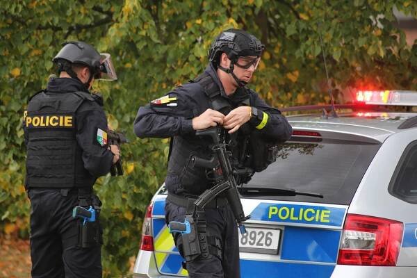 Cvičení na univerzitě v Plzni. Policie vyzkoušela zásah proti aktivnímu střelci