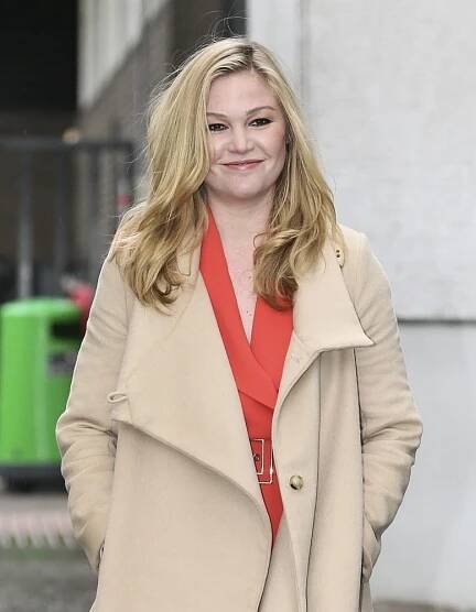 Julia-Stiles-Hair-Style-Images