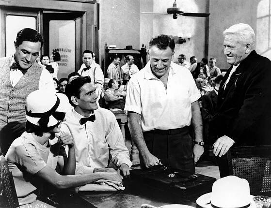 Gene Kelly, Dick York, Stanley Kramer, Spencer Tracy - Kdo seje vítr - Z natáčení