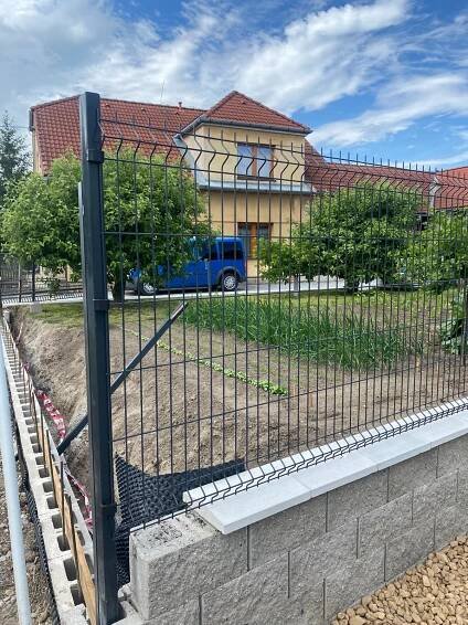 Zámkové dlažby a stavba plotů Mladá Boleslav | Apartments MB
