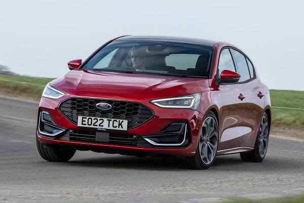 Ford Focus facelift cornering