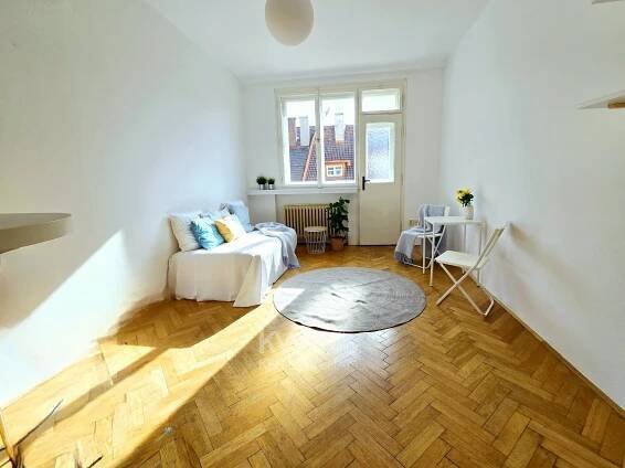 Pronájem bytu 1+kk, 28 m2 - Praha - Vinohrady - Keller Williams