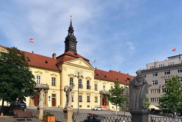 Prohlídka sálu Rady města Brna na Nové radnici s průvodcem | Jižní Morava