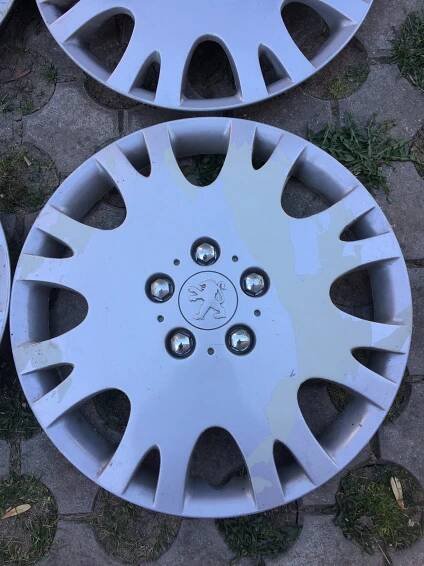 P: originální poklice 16" - PRODÁNO - Disky, pneumatiky - Peugeot Club Amis de Lion