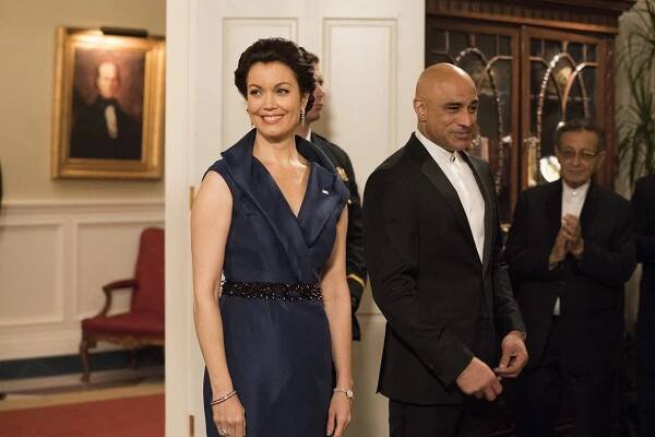 Skandál - Pressing the Flesh - Z filmu - Bellamy Young, Faran Tahir