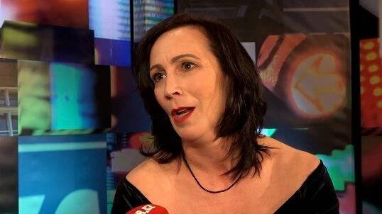 Kvůli práci si nechává narůst vlasy a je z ní kočka: Takhle to sluší herečce Kristýně Frejové