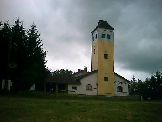 Hostinec Rašovka v obci Šimonovice /   Rašovka inn in the village Šimonovice